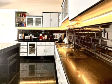 Casa  venda no condomnio Nova Higienpolis - cozinha