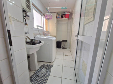Apartamento  venda no Condomnio Espao Raposo - rea de servio